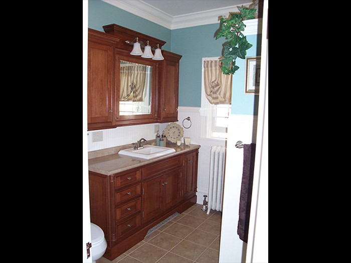 Elegant bathroom vanity